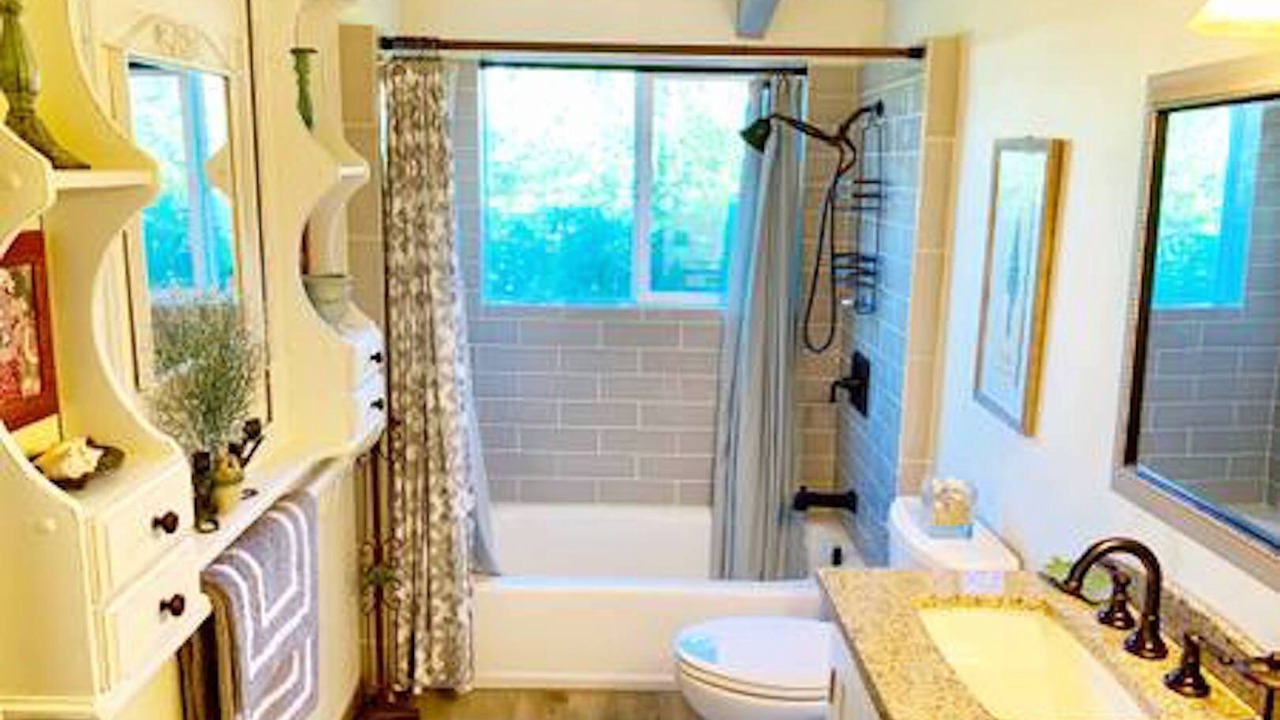 Photo of Bathroom in Waimea