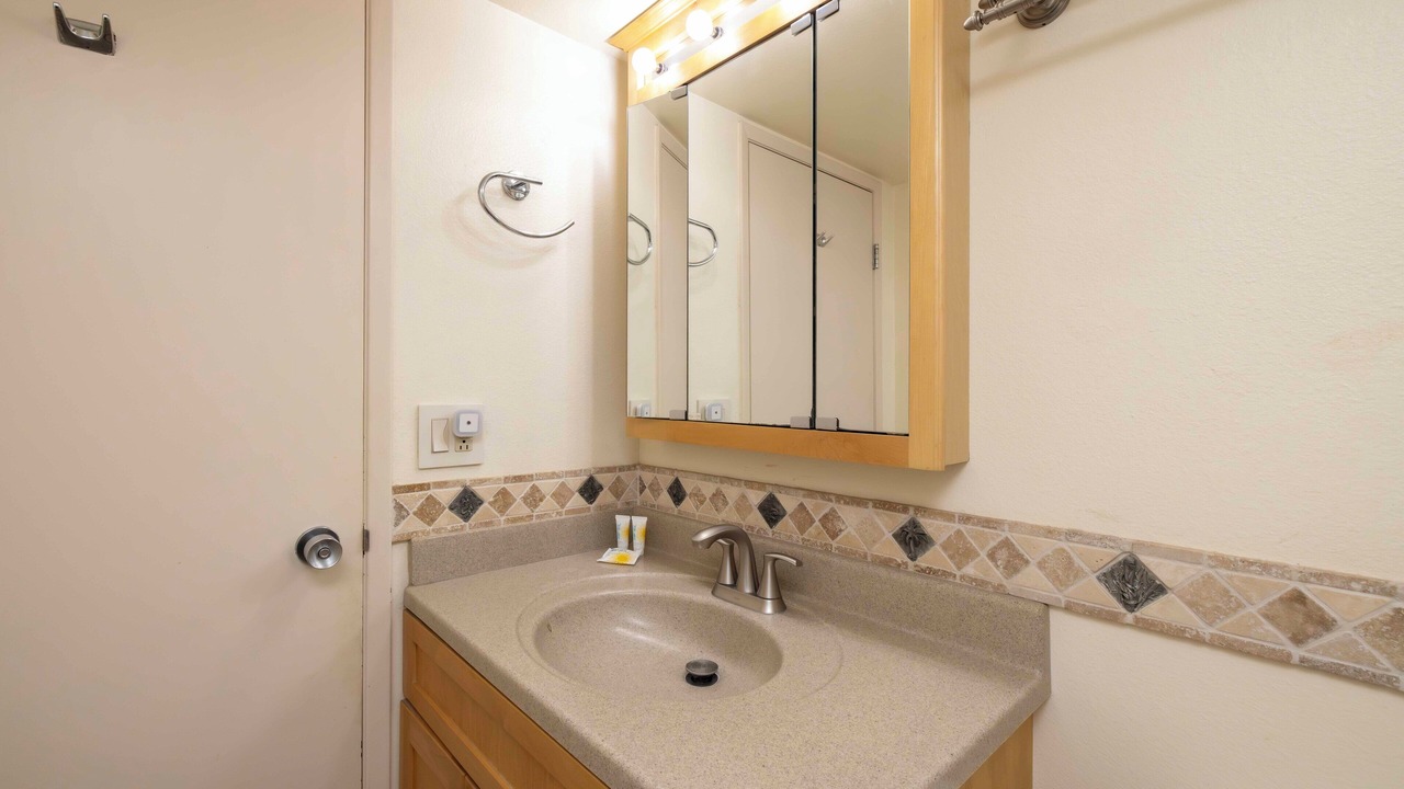 Photo of Bathroom in Maalaea