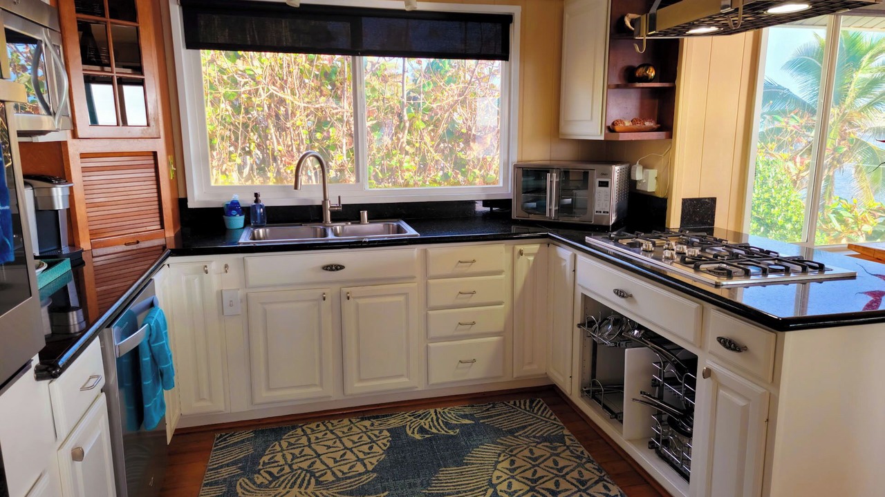 Photo of Kitchen in Punaluu
