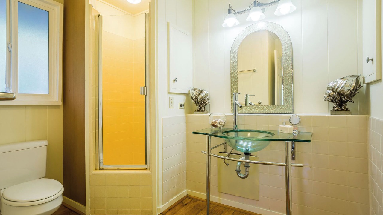 Photo of Bathroom in Punaluu