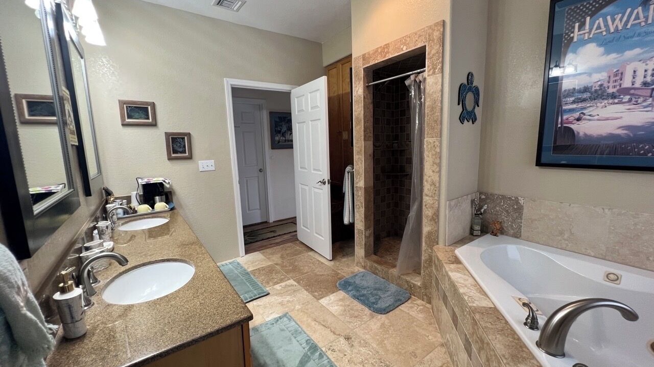 Photo of Bathroom in Waikoloa