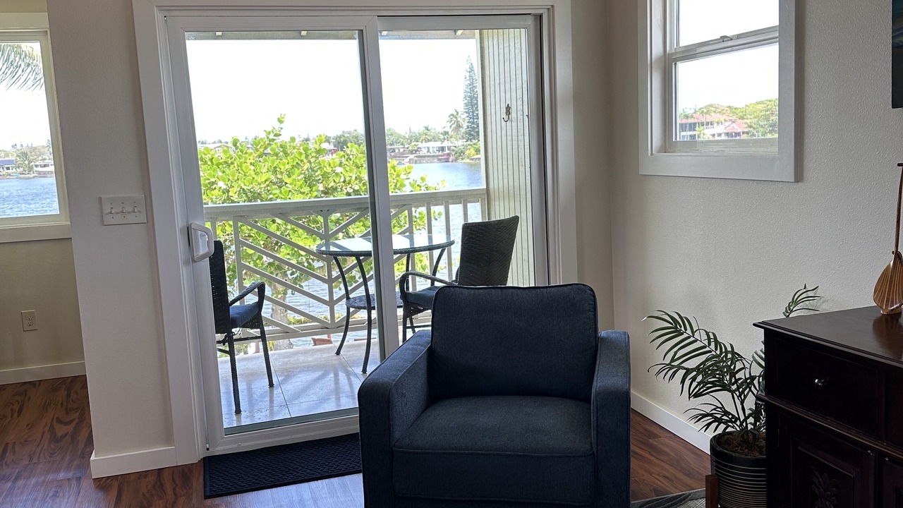 Photo of Livingroom in Enchanted Lake