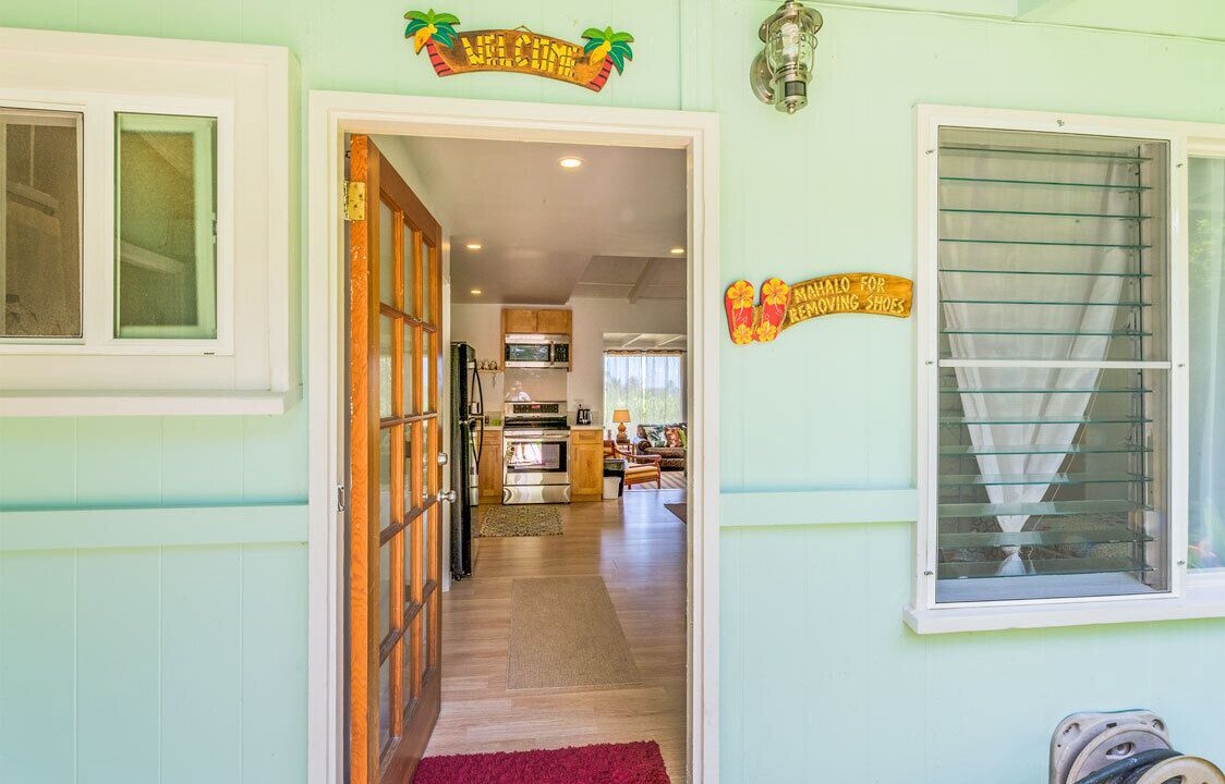 Photo of Kitchen in Ka'a'awa