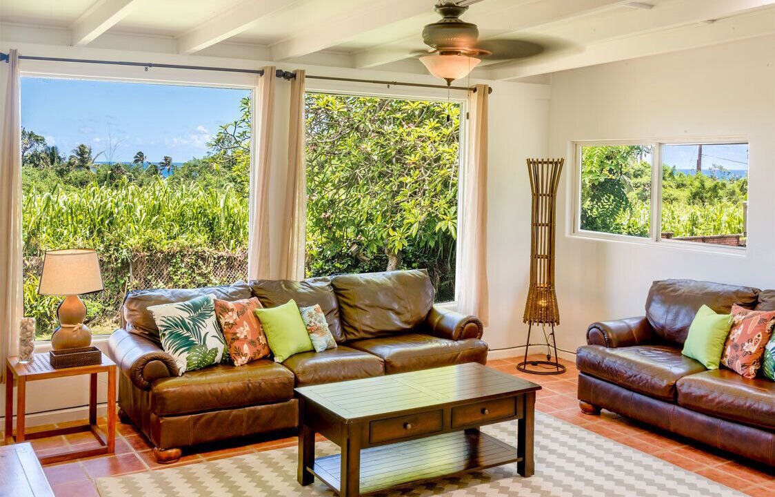 Photo of Livingroom in Ka'a'awa