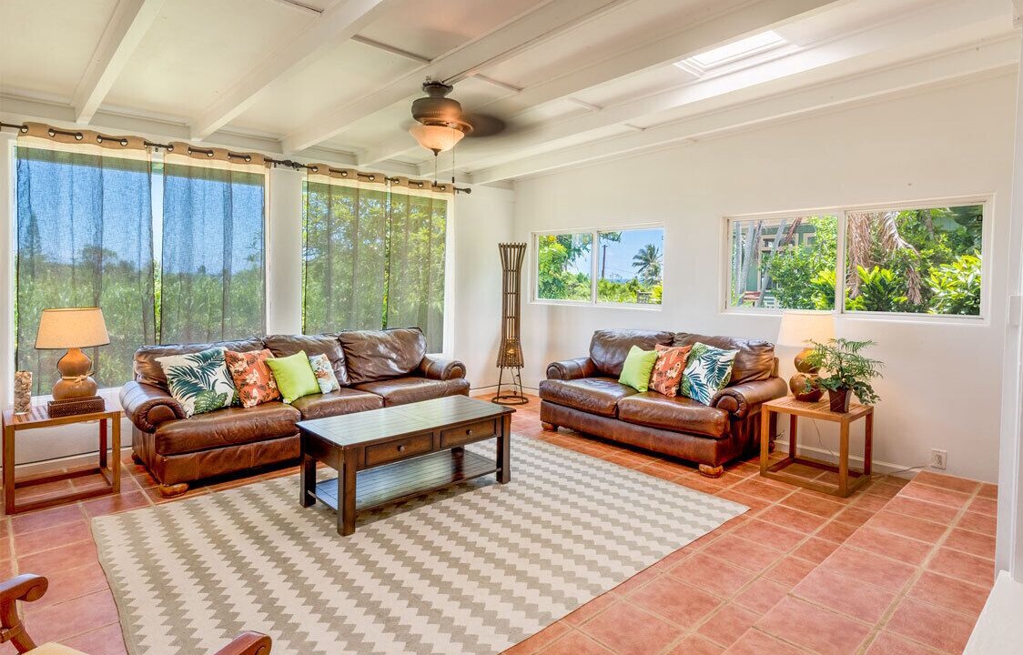 Photo of Livingroom in Ka'a'awa