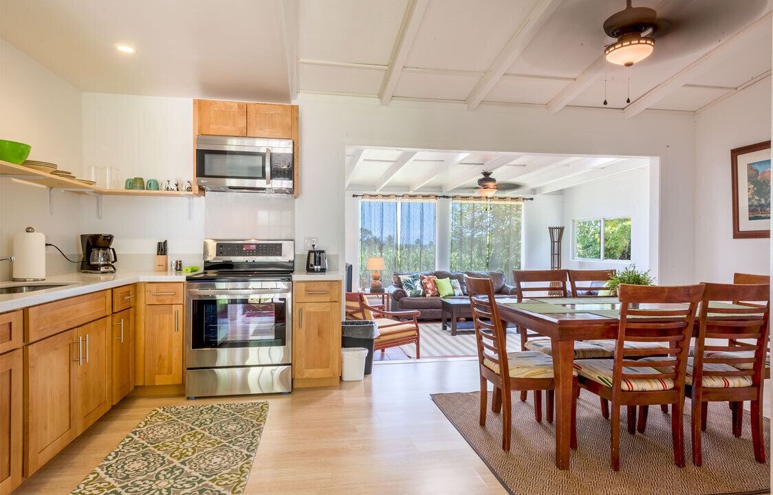 Photo of Kitchen in Ka'a'awa