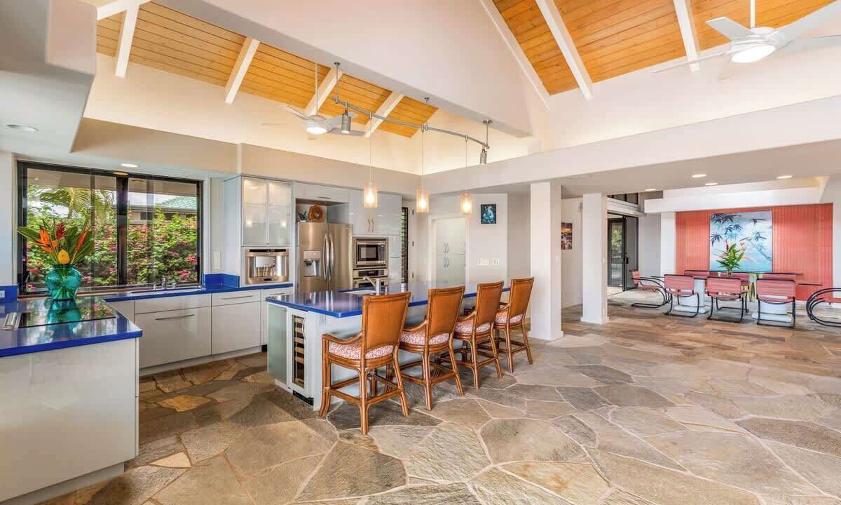 Photo of Kitchen in Kahaluu-Keauhou
