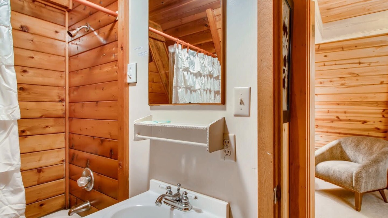 Photo of Bathroom in Chalet Village