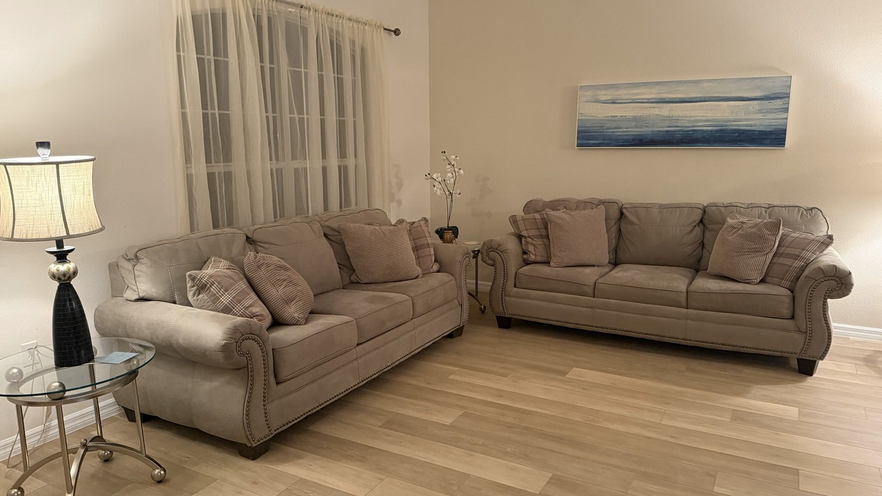 Photo of Livingroom in Crescent Lakes