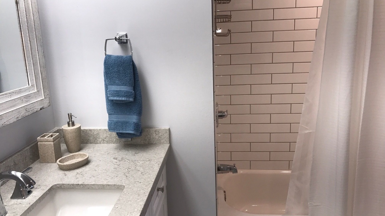 Photo of Bathroom in Makaha Valley