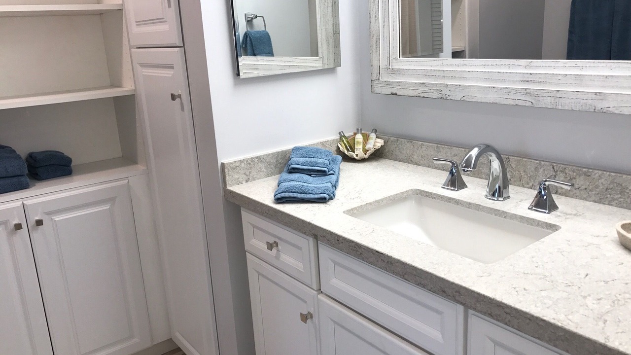 Photo of Bathroom in Makaha Valley