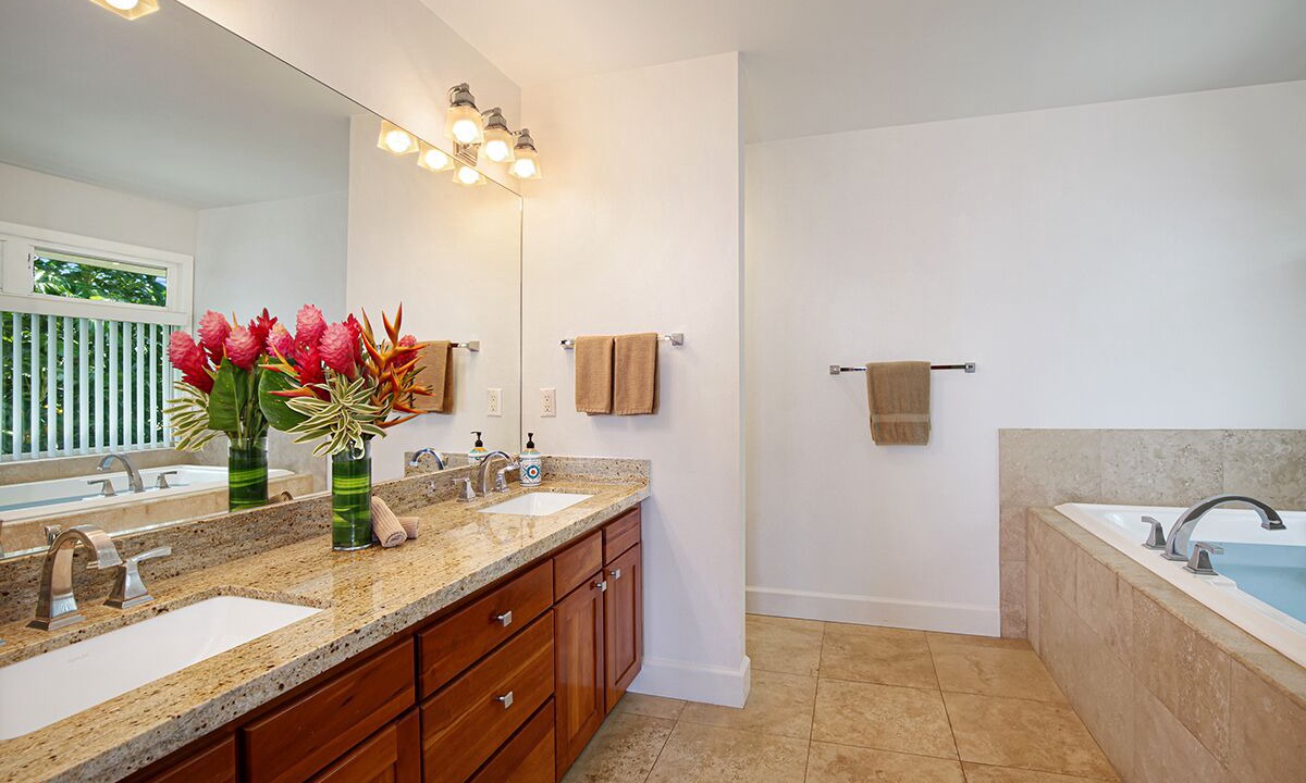 Photo of Bathroom in Poipu