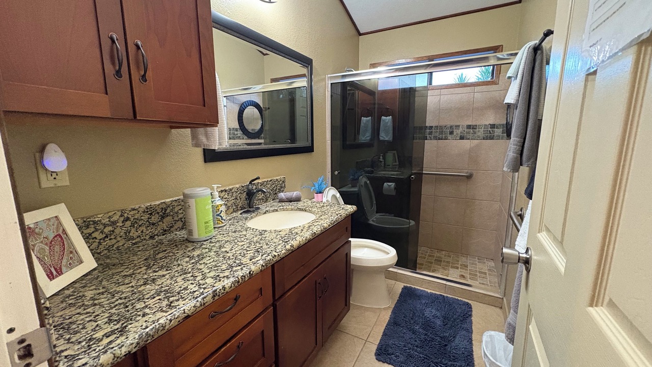 Photo of Bathroom in Hilo