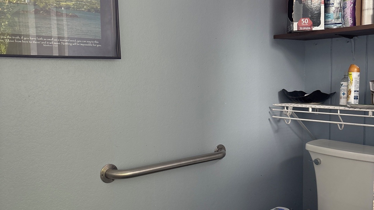 Photo of Bathroom in Hilo