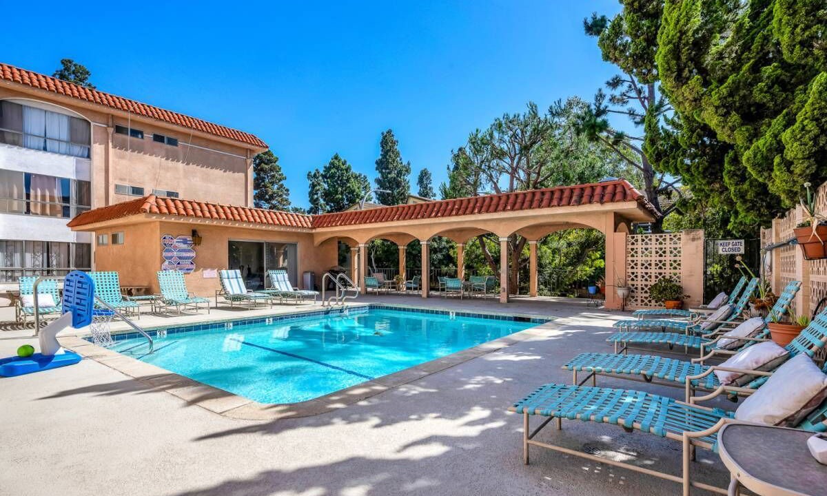 Photo of Outdoor in Fox Hills