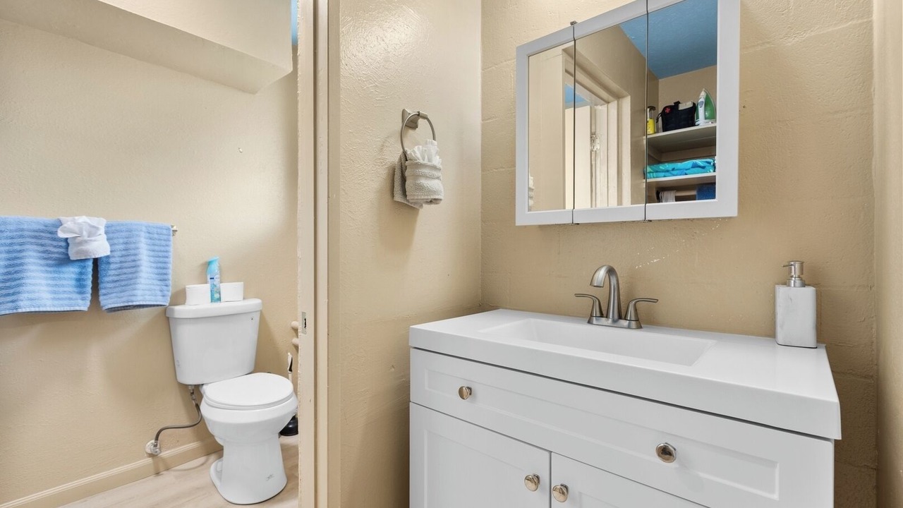 Photo of Bathroom in Keaukaha