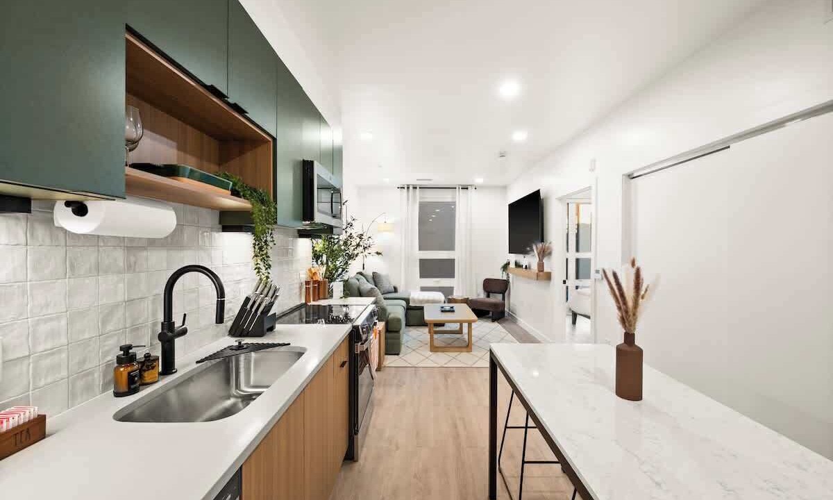 Photo of Kitchen in People's Freeway