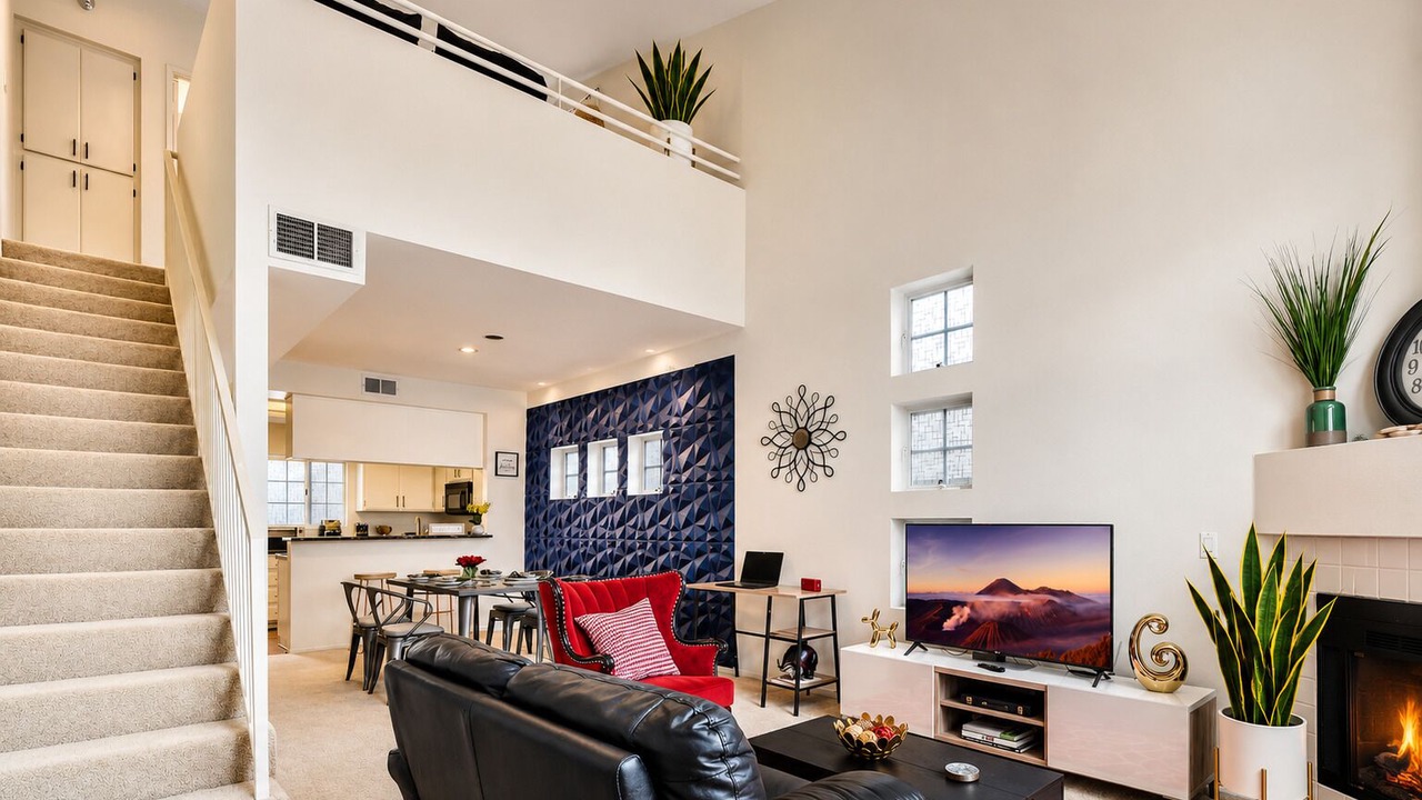 Photo of Livingroom in Sherman Oaks