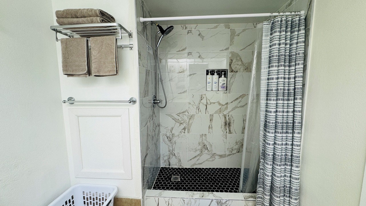 Photo of Bathroom in Hilo