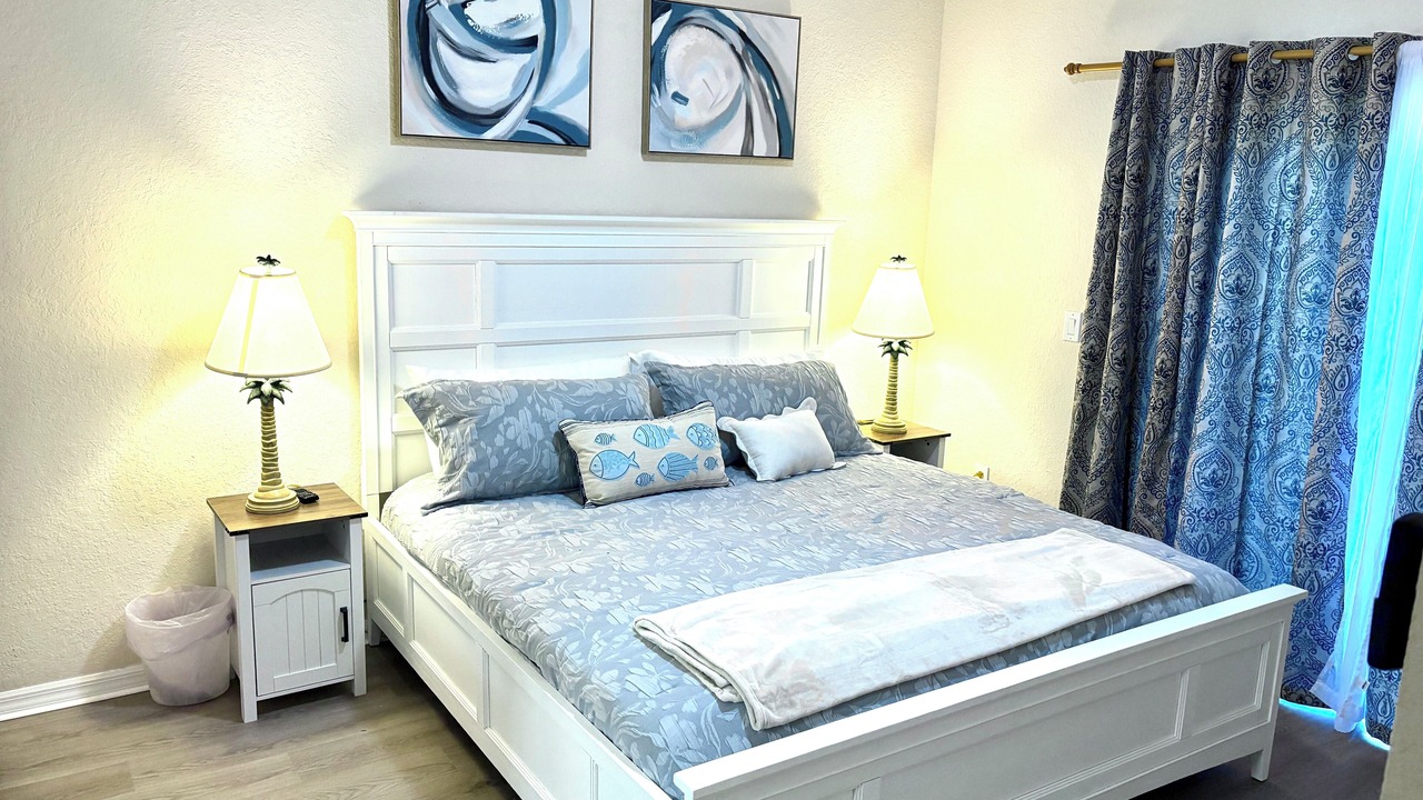 Photo of Bedroom in Bahama Bay