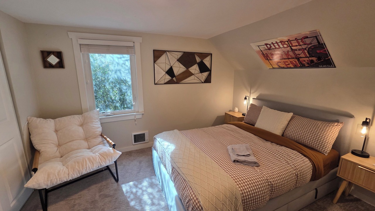 Photo of Bedroom in Haller Lake