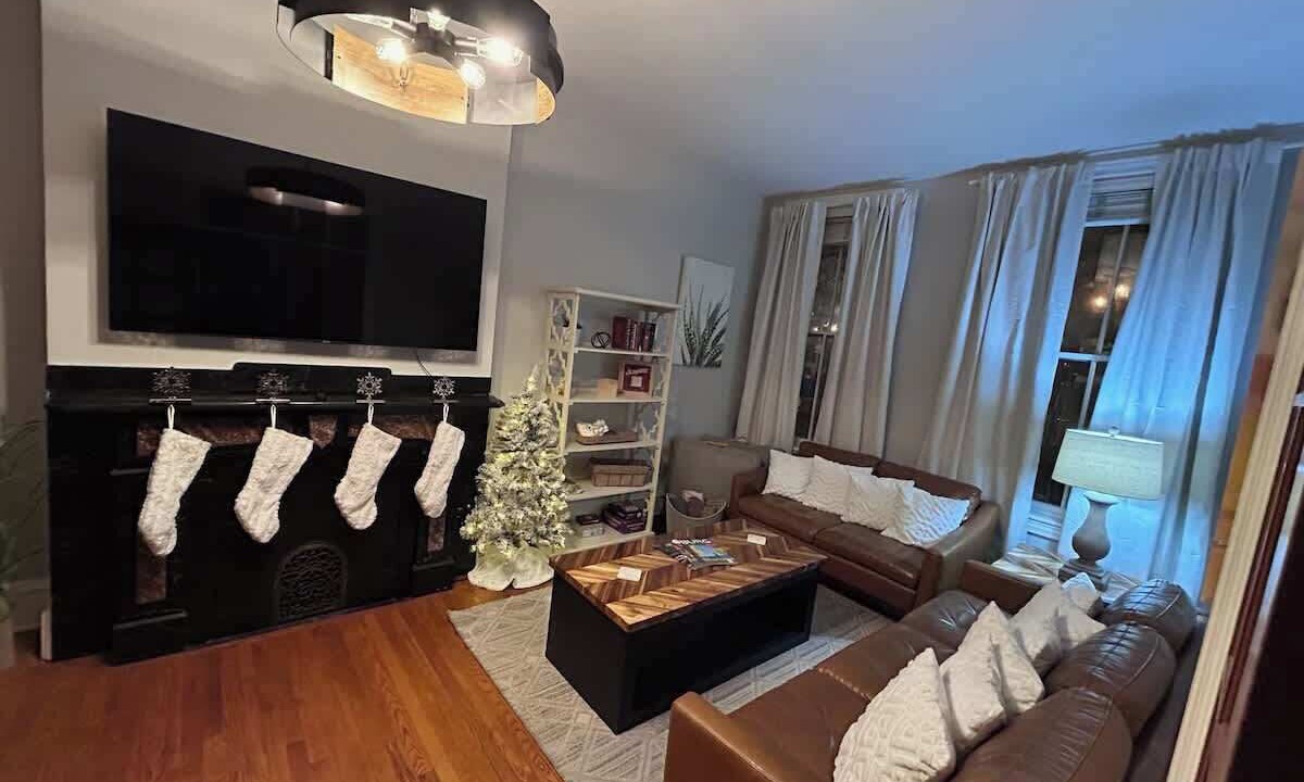 Photo of Livingroom in Harrisburg - Hershey