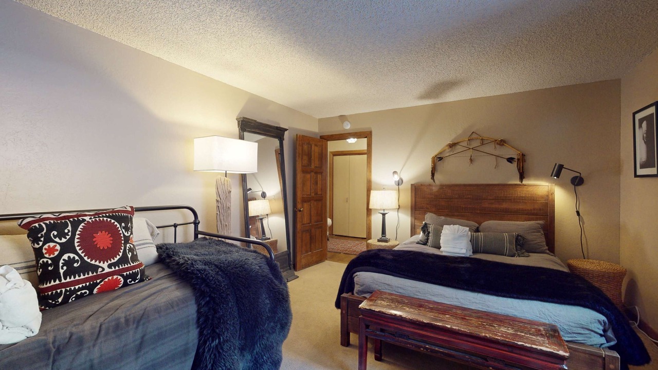 Photo of Bedroom in Round Hill Village
