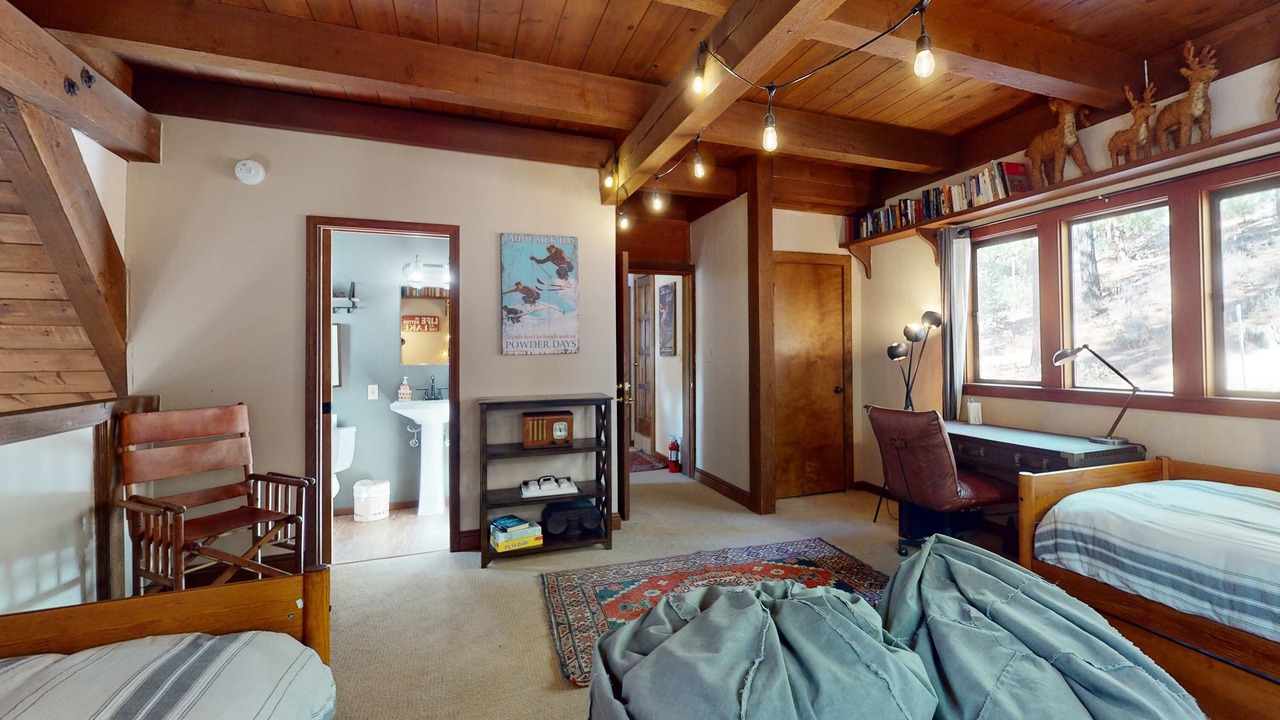 Photo of Bedroom in Round Hill Village