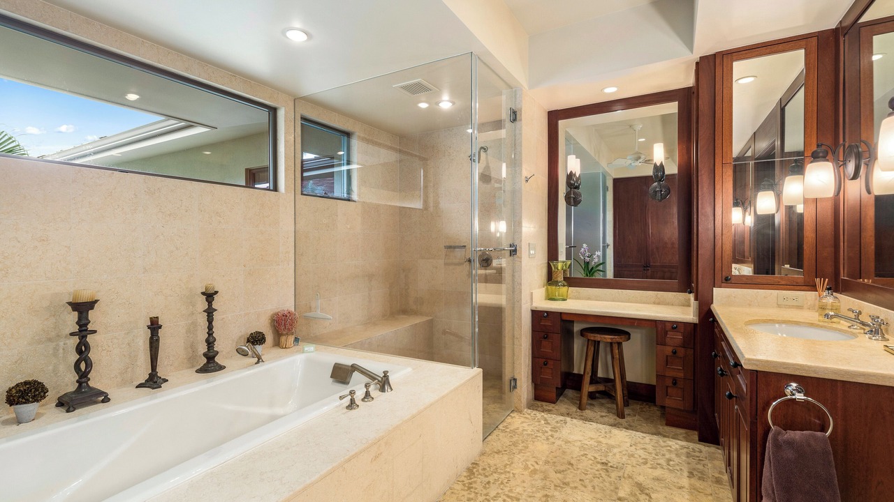 Photo of Bathroom in Kaupulehu