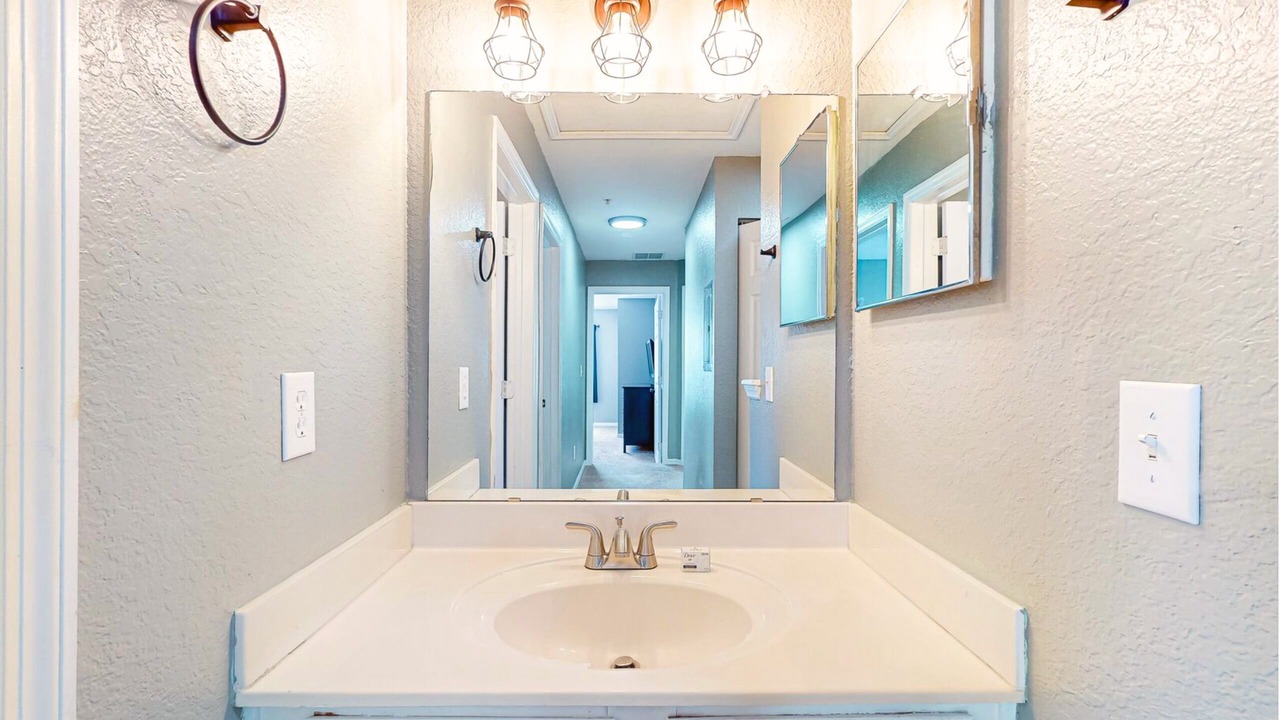 Photo of Bathroom in Venetian Bay Villages