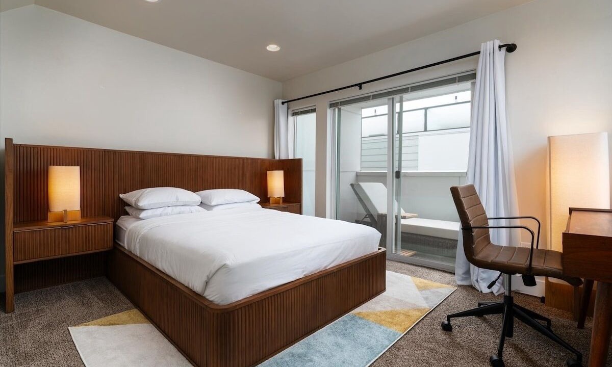 Photo of Bedroom in Eastlake