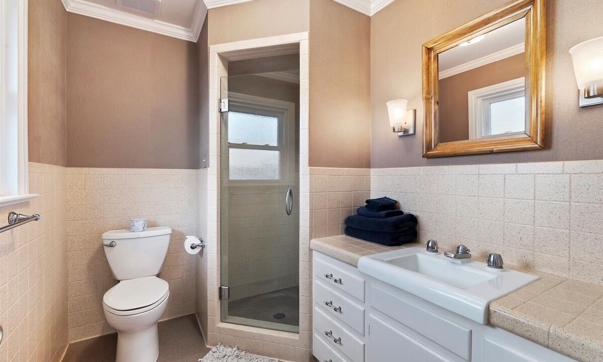 Photo of Bathroom in Central Rim
