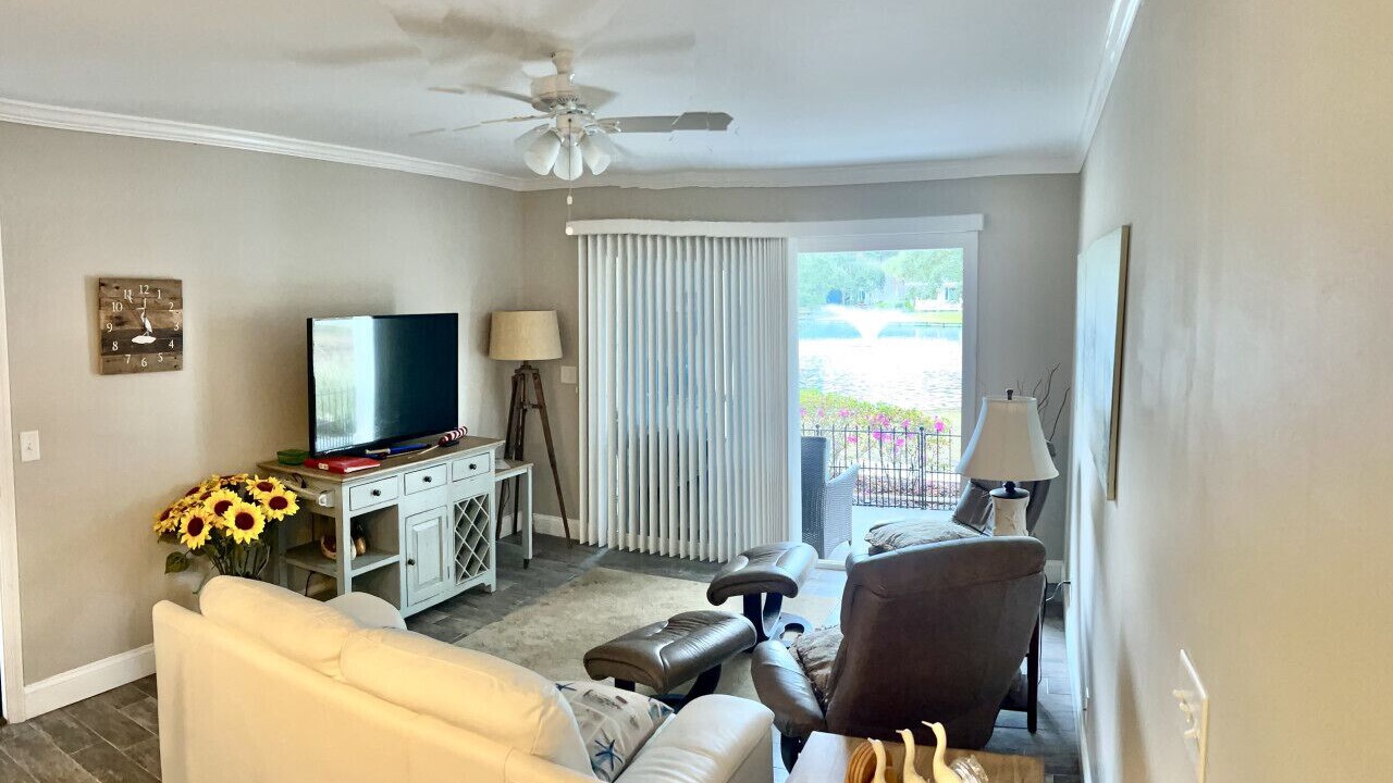 Photo of Livingroom in Demere Park