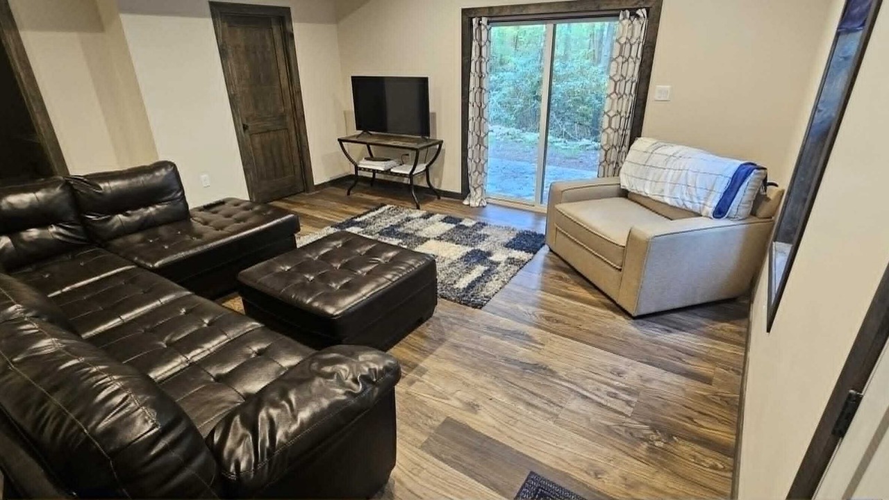 Photo of Livingroom in Jim Thorpe