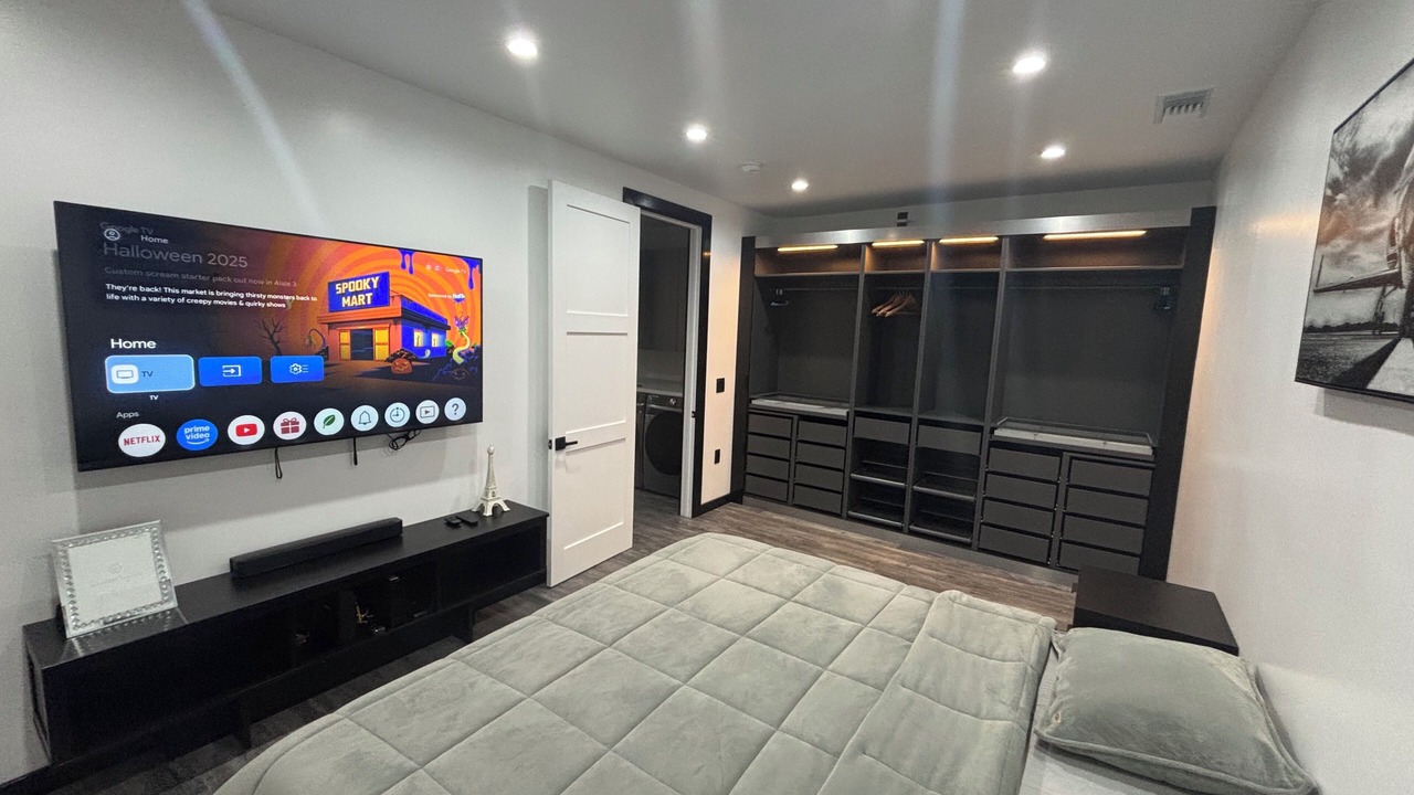 Photo of Bedroom in Burbank