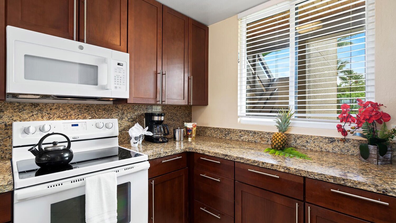 Photo of Kitchen in Kahaluu-Keauhou