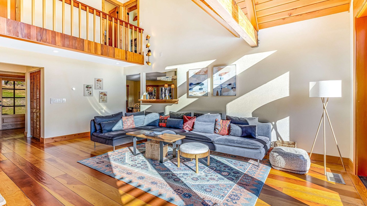 Photo of Livingroom in Little River