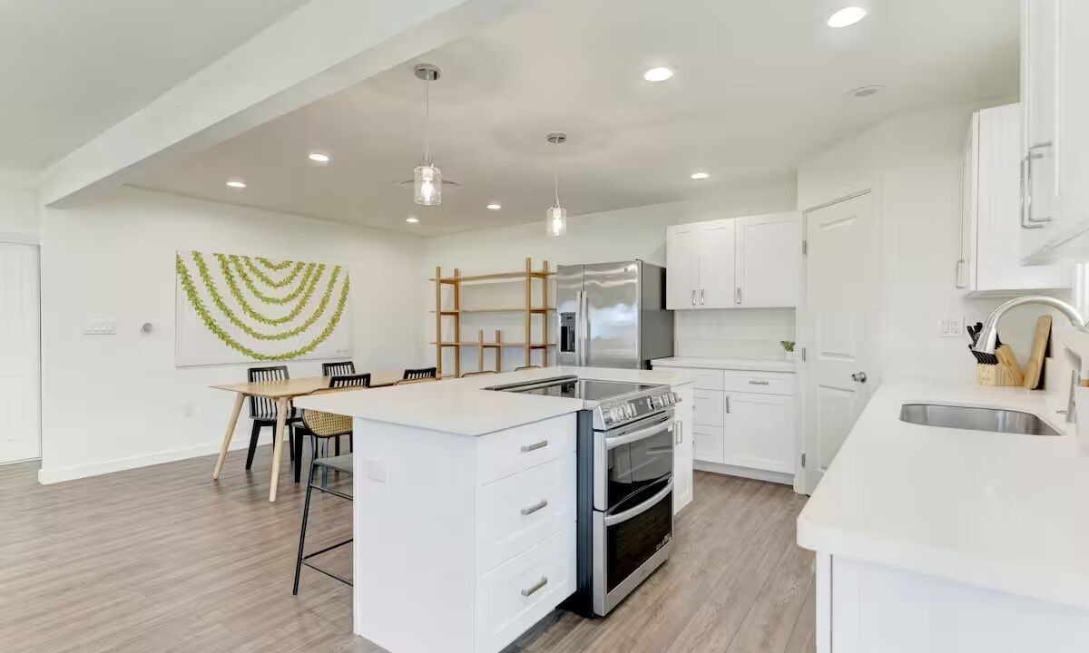 Photo of Kitchen in Keolu Hills
