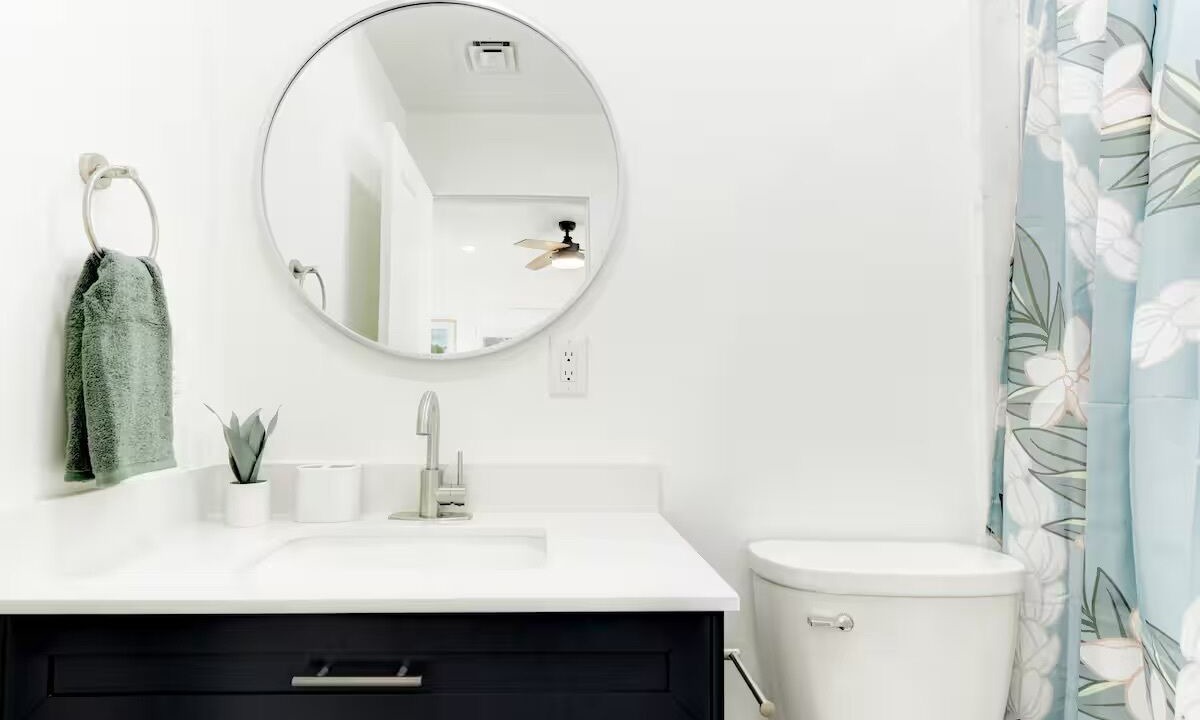 Photo of Bathroom in Keolu Hills