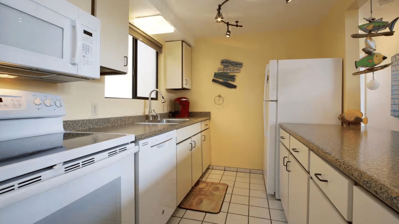 Photo of Kitchen in Maalaea