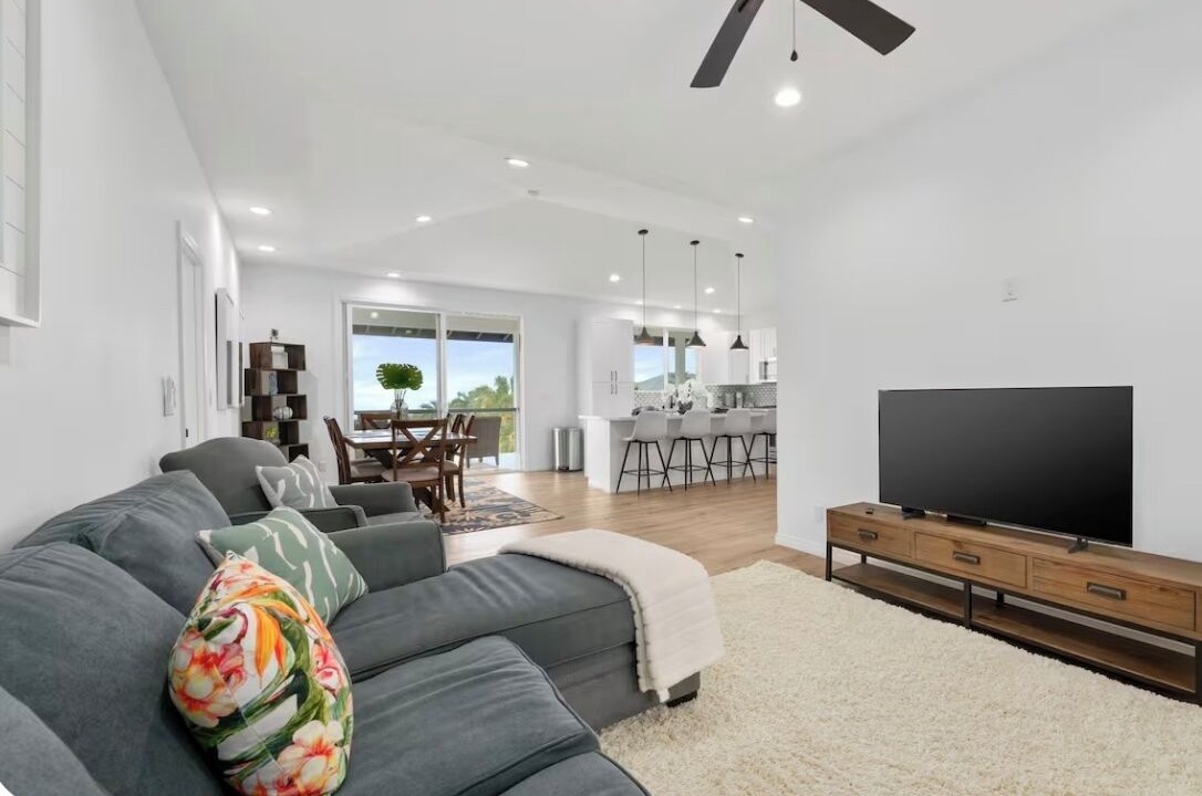 Photo of Livingroom in Kona Palisades