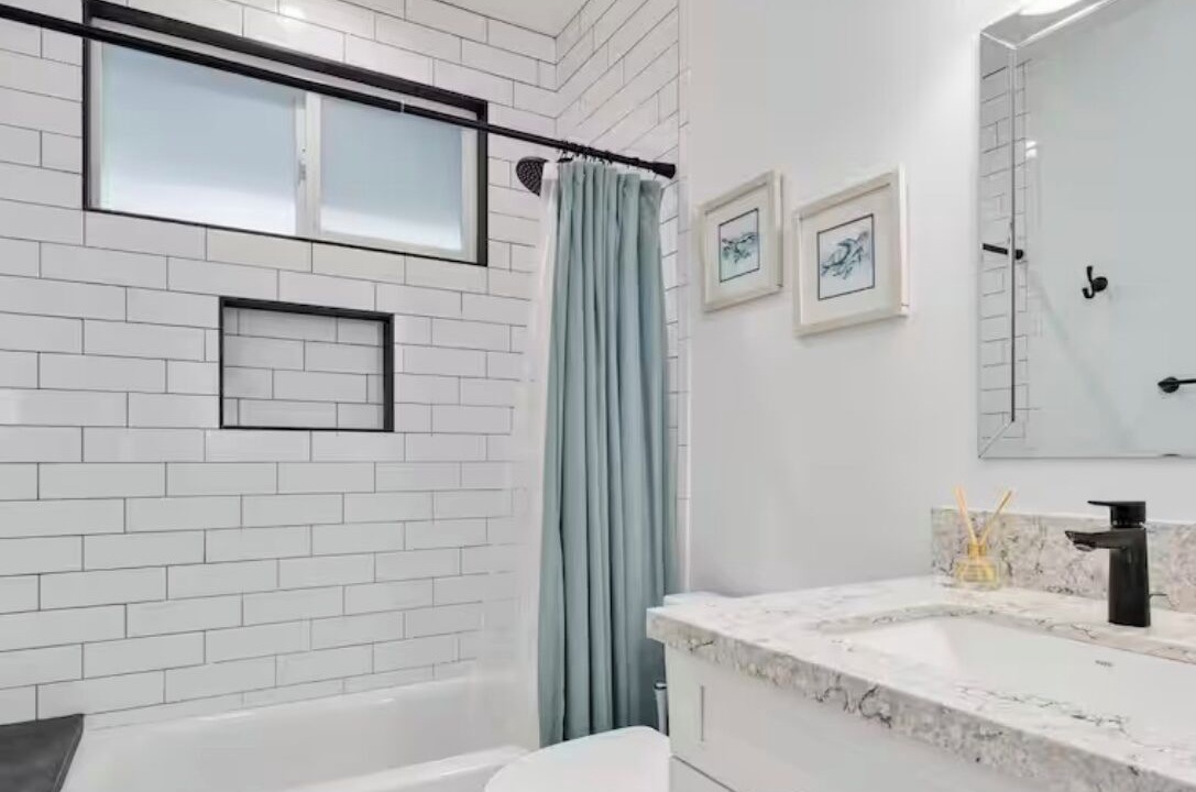 Photo of Bathroom in Kona Palisades