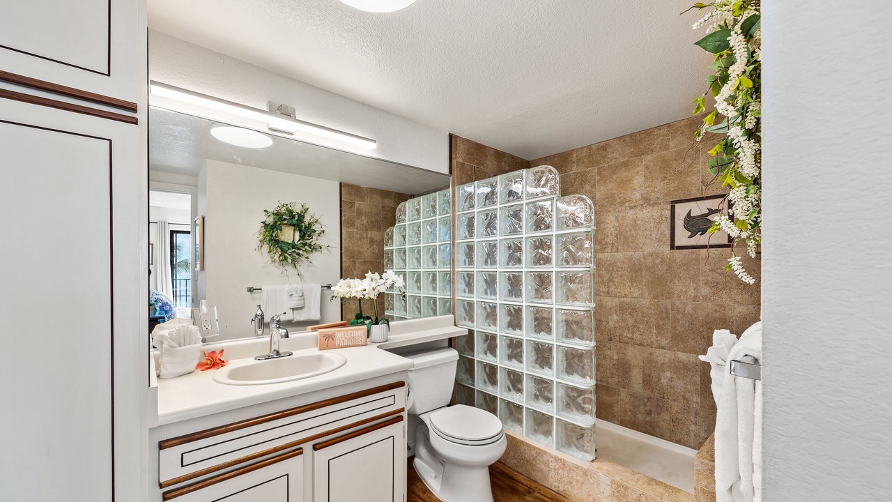 Photo of Bathroom in Maalaea