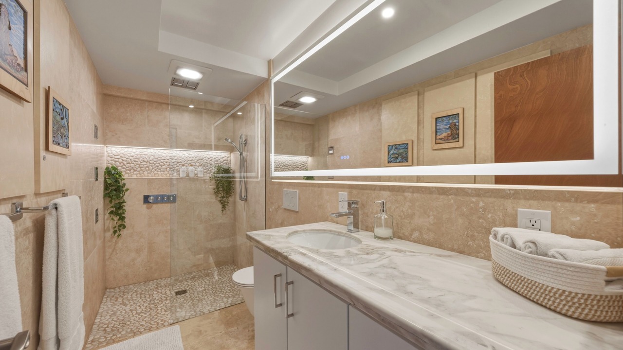 Photo of Bathroom in Napili