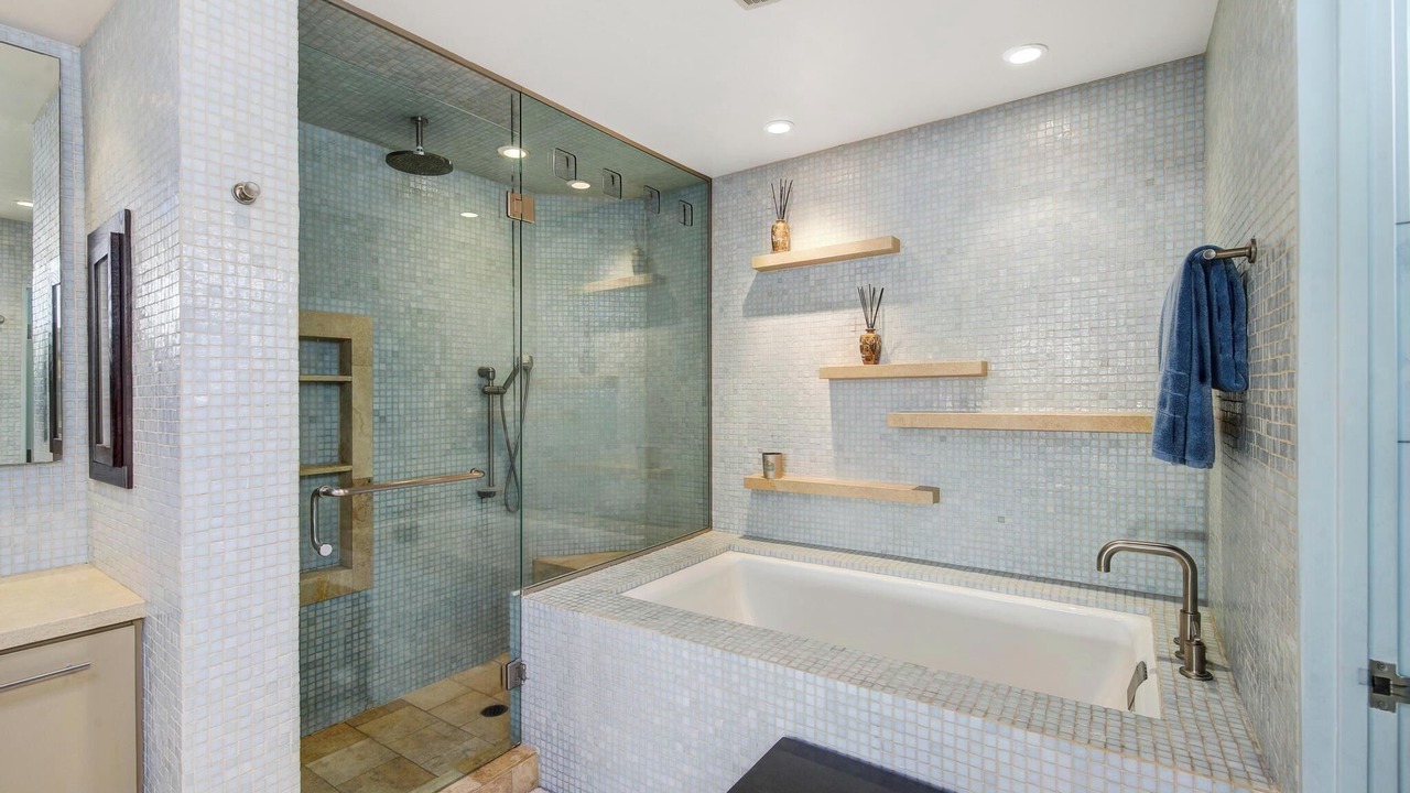 Photo of Bathroom in Marina Peninsula