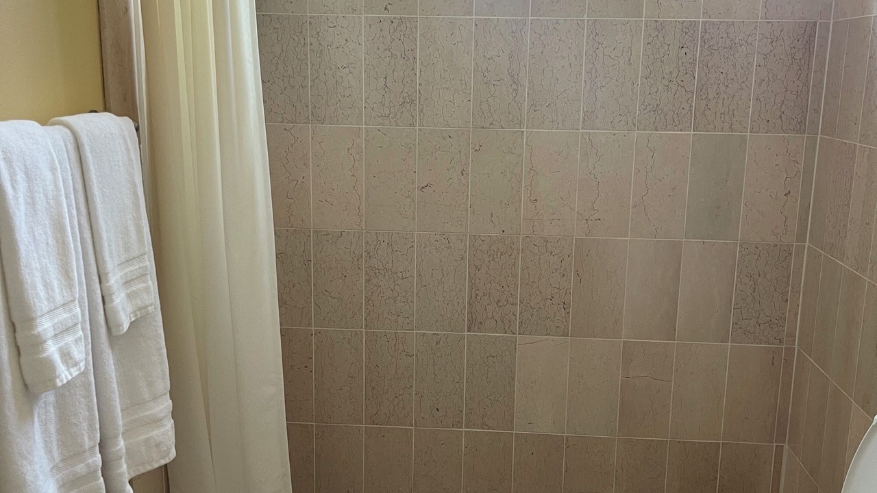 Photo of Bathroom in Kealakekua