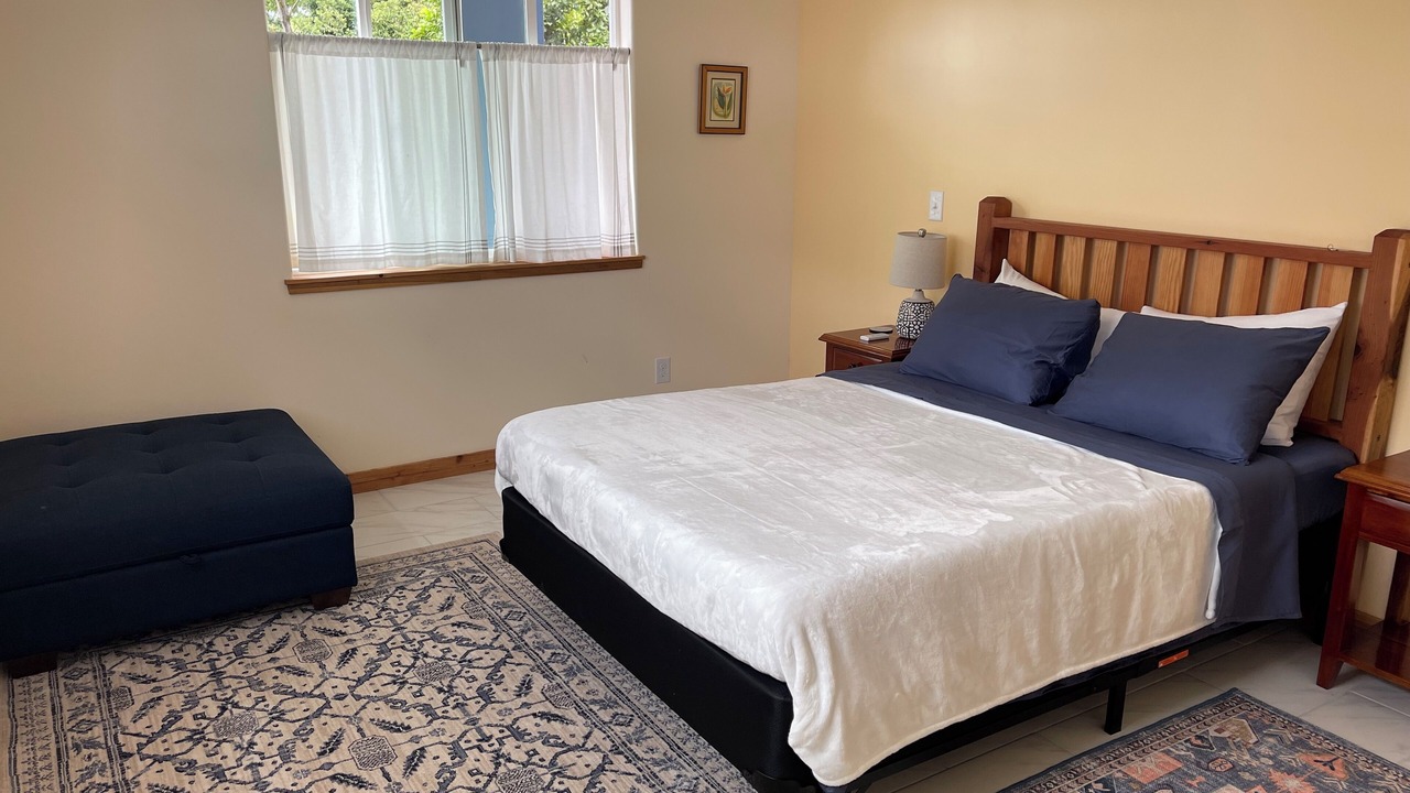 Photo of Bedroom in Kealakekua