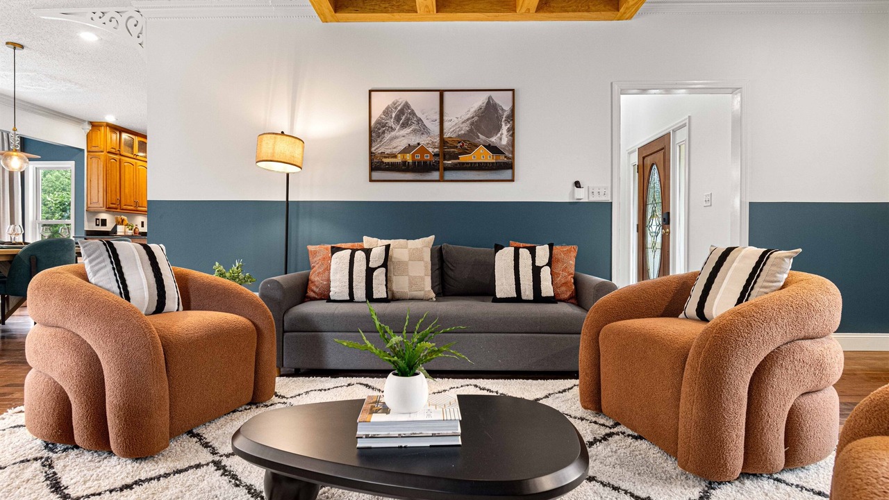 Photo of Livingroom in Candler