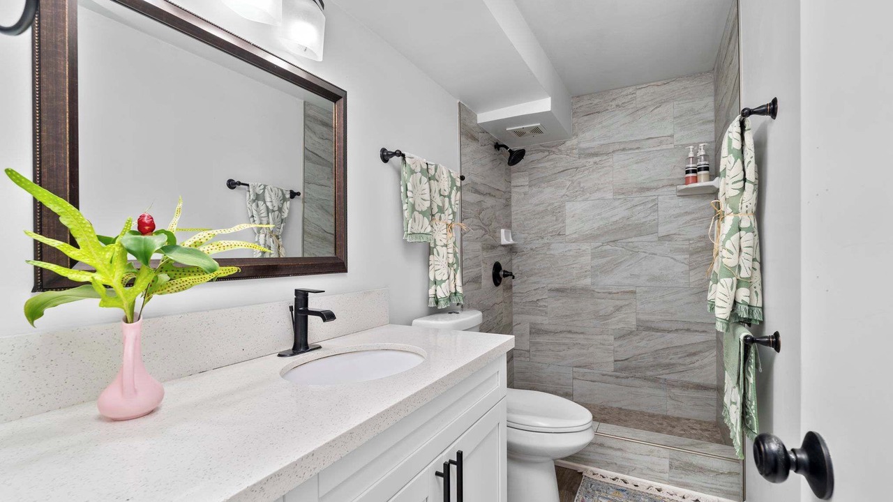 Photo of Bathroom in Punaluu