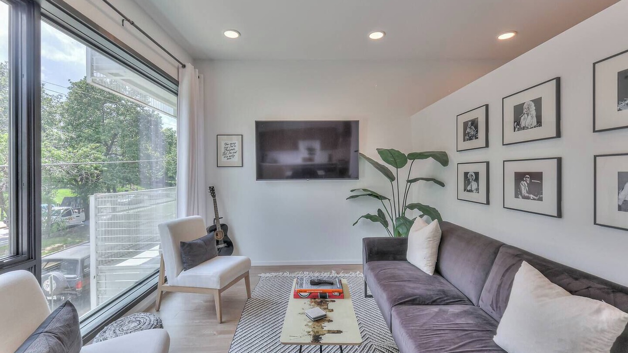 Photo of Livingroom in Edgehill